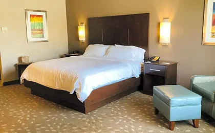 Holiday Inn Express Hotel and Suites Saint Robert By IHG