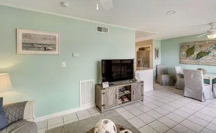 Golf Course Views! Couple's Retreat in Diamondhead