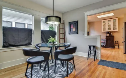 Main Street Retreat! Urban Cottage in Vancouver