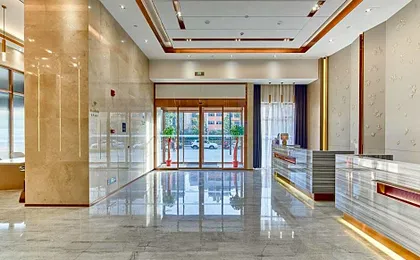 Lavande Hotel Wuhan Longhu Paradise Walk Guangxia Metro Station
