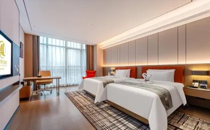 Liang Fan Holiday Inn