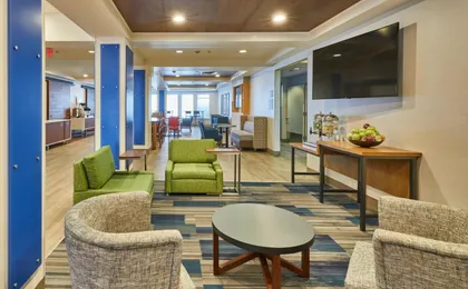 Holiday Inn Express & Suites Medford-Central Point