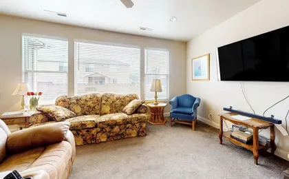 4BR Dog-friendly Mtn View Home w/ Grill & Yard