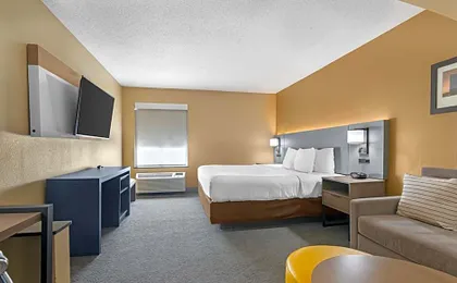 Comfort Inn & Suites Kansas City - Northeast