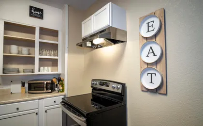 Cozy Downtown Guest House 2br/1ba Sleeps 8