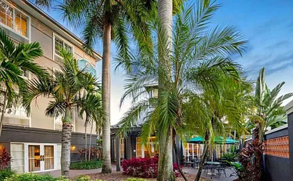 La Quinta Inn & Suites by Wyndham Ft. Lauderdale Plantation