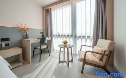 Jichen Hotel (Chongqing Yuelai International Expo Exhibition Center Central Park Branch)