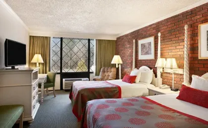 Ramada By Wyndham Lewiston Hotel & Conference Cent