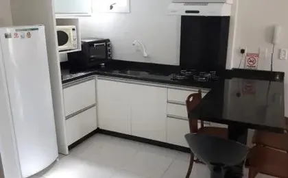 Apto Ingleses à 50mts da praia