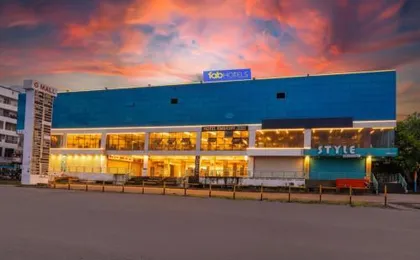 Fabhotel Embassy - Nr. Amanora Mall, Pune