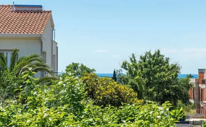 Felix Residence