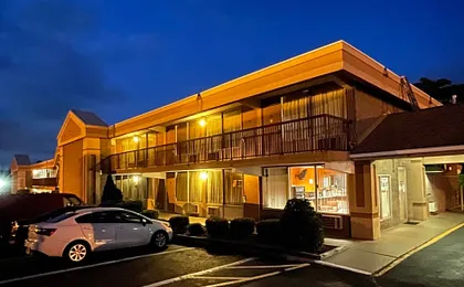 Travelers Inn