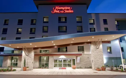 Hampton Inn & Suites Bellevue Downtown Seattle