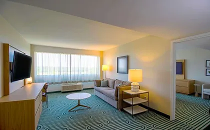 DoubleTree by Hilton Clarksville Riverview
