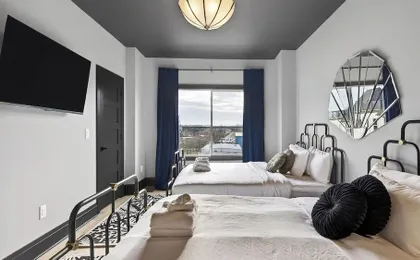 The Great Gatsby by Avantstay Hot Tub + Private Rooftop + Speakeasy Lounge + Firepit