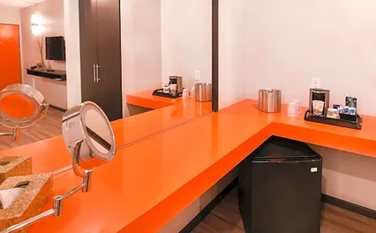 The Tangerine - a Burbank Hotel