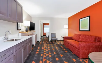 Holiday Inn & Suites Toledo Southwest - Perrysburg