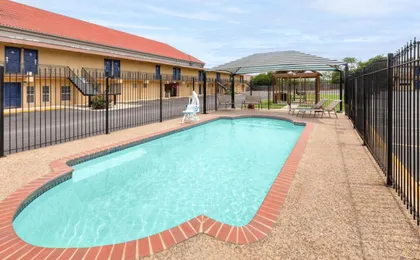 Travelodge by Wyndham New Braunfels
