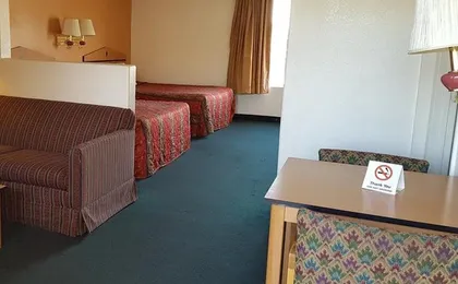 Night Inn