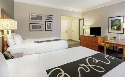 La Quinta Inn & Suites by Wyndham Houston West Park 10