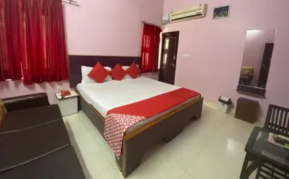 Hotel Aarjee Crescent