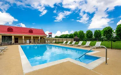 Red Roof Inn Staunton