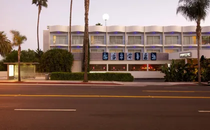 The Standard Hollywood