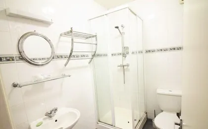 Summerfield Pub & Boutique Rooms