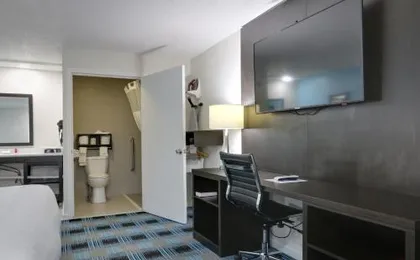 Travelodge by Wyndham Calhoun South I-75