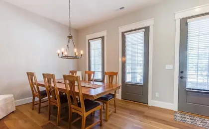 408b The Lynnhaven House Spacious 4 BR Townhouse Walking Distance to the Beach and Boardwalk