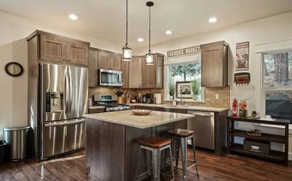 Trails End 5 Bedroom Home by RedAwning
