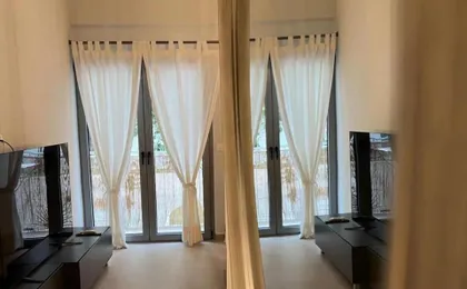 Embassy Apartment - I1