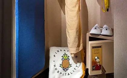 Staypineapple, University Inn, University District Seattle