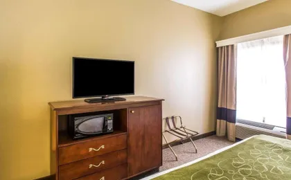 Comfort Suites