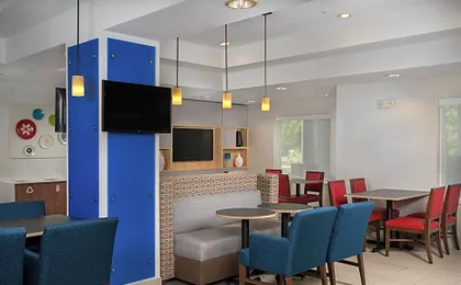 Holiday Inn Express Independence - Kansas City By IHG