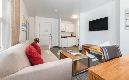The Marshall Suites
