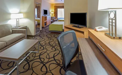 Holiday Inn Express & Suites Henderson