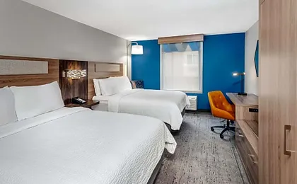 Holiday Inn Express Hotel & Suites Bloomington-Normal University Area By IHG
