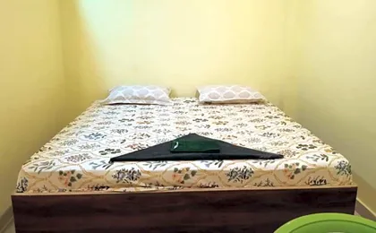 Goroomgo Om Sai Paying Guest House Varanasi