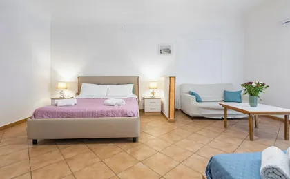 Guesthost - Piazza Pretoria Roomy Flat With Balconies X8