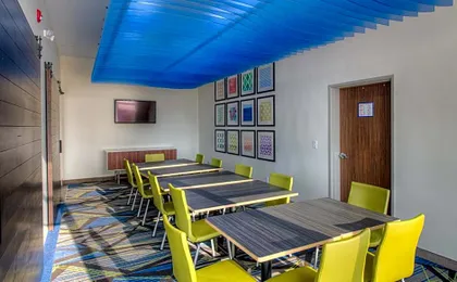 Holiday Inn Express and Suites Remington By IHG