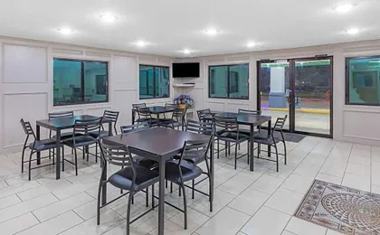 Super 8 by Wyndham League City/Kemah Area