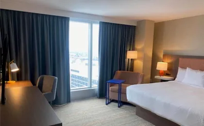 La Quinta Inn & Suites By Wyndham Queens NYC/JFK AirTrain