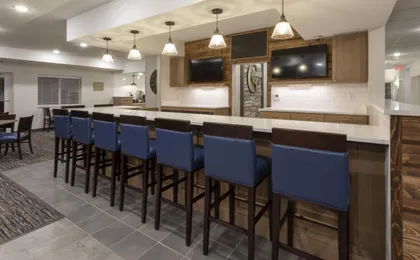 Grandstay Hotel And Suites
