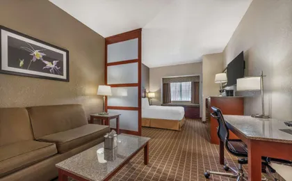 Best Western Plus Peak Vista Inn & Suites
