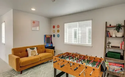 Great for Families! Newly Built Home in Aurora