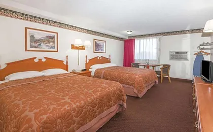 Super 8 by Wyndham Laramie