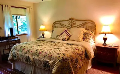 Hale Maluhia Country Inn