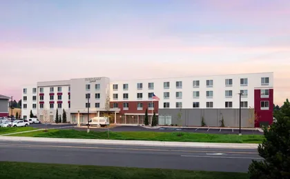 Courtyard Pullman