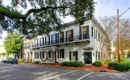 Washington Square Manor